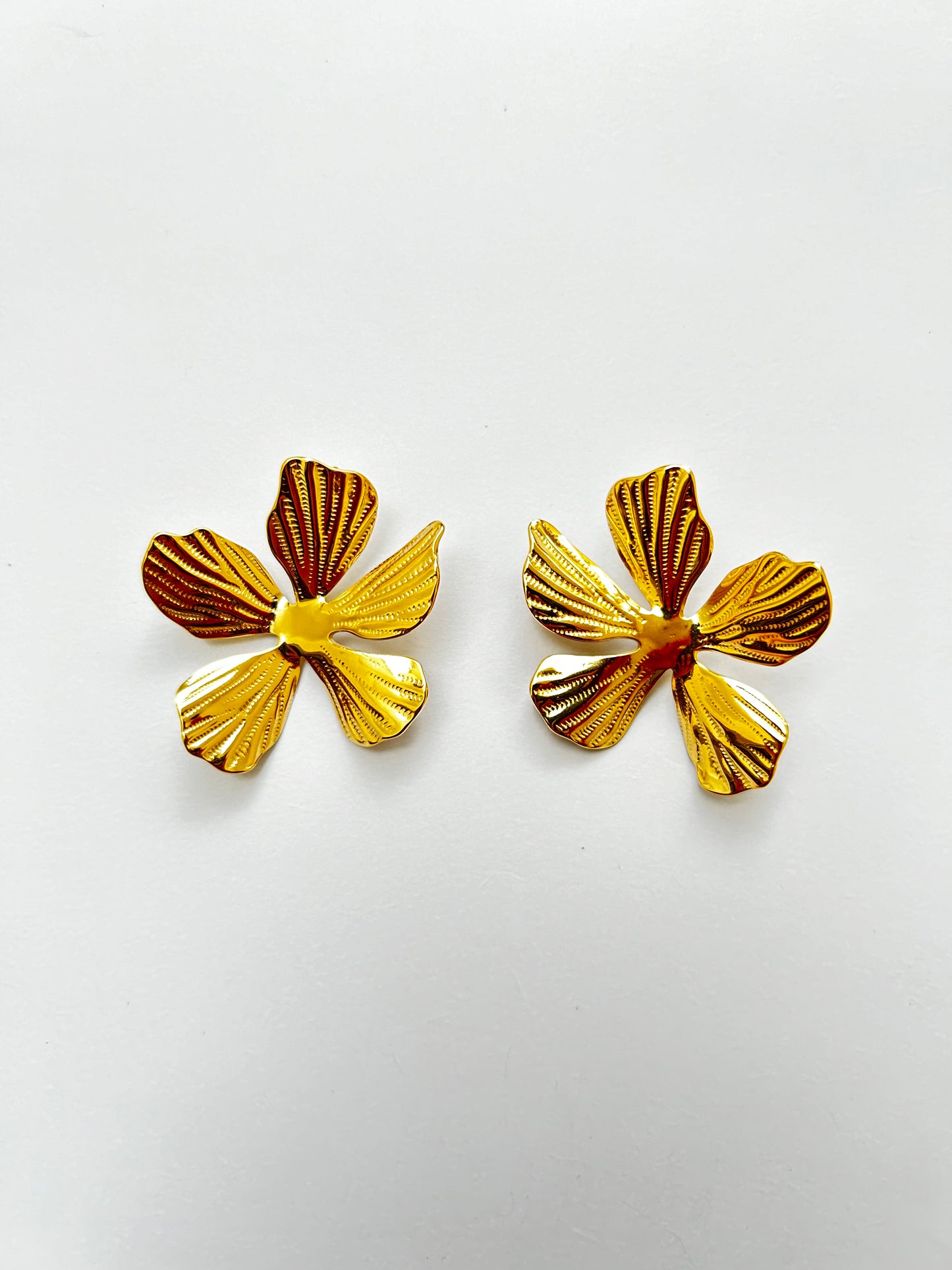 Aretes cinco pétalos